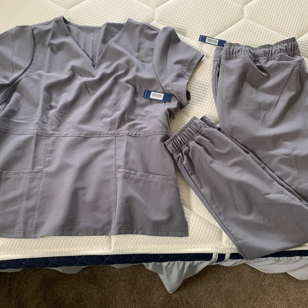 NWT JAANUU WOMENS SCRUBS XXL
